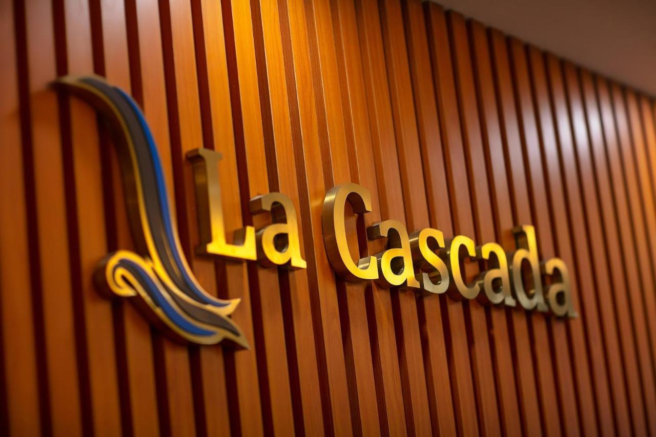 La Cascada House & Travel होटल